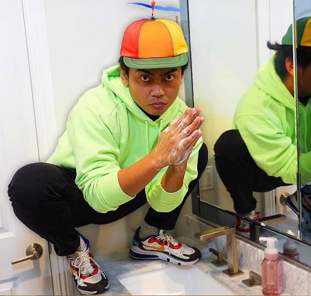 Guava Juice Height, Weight, Age, Girlfriend, Biography, Family & Wiki 11 Guava Juice started making videos at the age of 12.