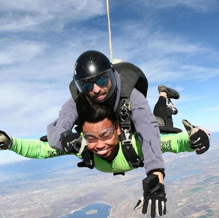 Guava Juice Height, Weight, Age, Girlfriend, Biography, Family & Wiki 15 Guava Juice went sky-diving in 2019.