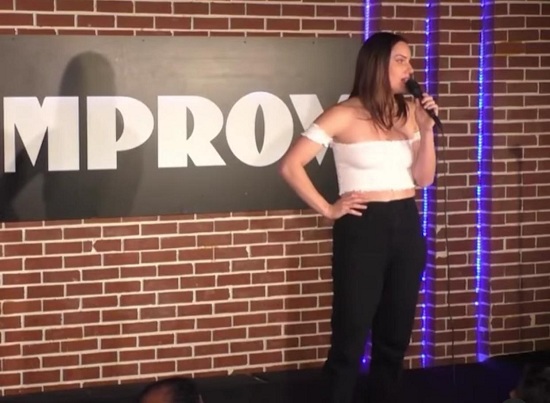 Hannah Berner: Age, Height, Boyfriend, Net worth, Family, Biography & More 17 Hannah Berner does Improv comedy
