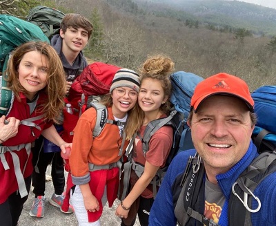 Hannah Kepple Wiki, Age, Height, Boyfriend, Net worth, Biography & More 11 Hannah Kepple with her family