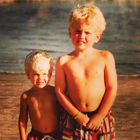 Hunter Doohan Wiki, Height, Age, Boyfriend, Family, Biography & More 3 Hunter Doohan childhood photo with his brother John Doohan