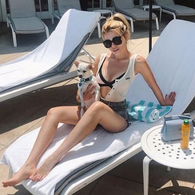 Joanna Borov: Wiki, Age, Height, Boyfriend, Net worth, Family, Biography & More 10 Joanna Borov & her Pet dog Chi Chi