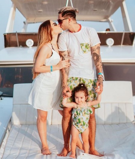 Juan De Dios Pantoja Wiki, Height, Age, Girlfriend, Family, Biography & More 11 Juan De Dios Pantoja and Kimberly together run a channel together called 'JukiLop'