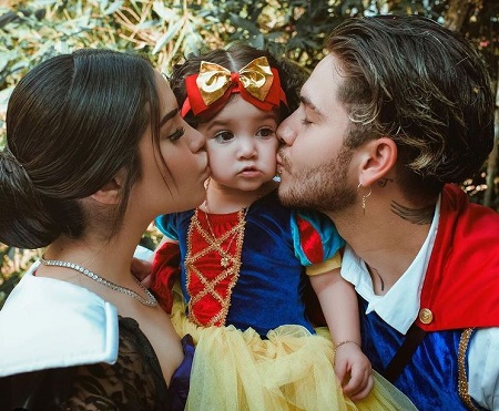 Juan De Dios Pantoja Wiki, Height, Age, Girlfriend, Family, Biography & More 8 Juan De Dios Pantoja with his wife and daughter.
