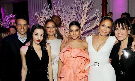 Julia Macchio Wiki, Age, Husband, Net worth, Family, Biography & More 18 Julia Macchio with Jennifer Lopez,Vanessa Hudgens.