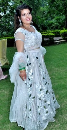 Kanchan Sharma (Sandeep Nahar's Wife) Wiki, Age, Children, Family, Biography & More 7 Kanchan Sharma height