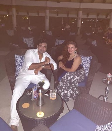 Kanchan Sharma (Sandeep Nahar's Wife) Wiki, Age, Children, Family, Biography & More 17 Kanchan Sharma is a hookah lover