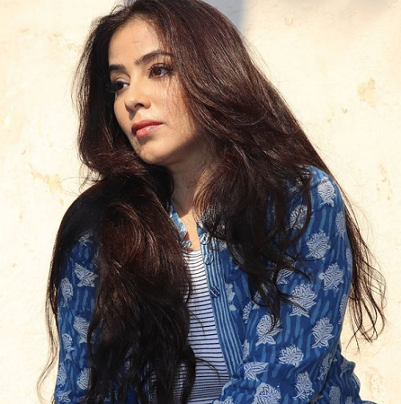Lakshmi Vasudevan: Wiki, Age, Husband, Family, Movies, Height, Biography & More 4 Lakshmi Vasudevan Wiki