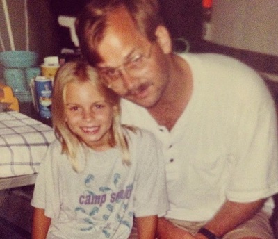 Lindsay Hubbard: Age, Height, Boyfriend, Net worth, Family, Biography & More 6 Lindsay Hubbard childhood picture with her father