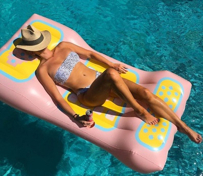 Lindsay Hubbard: Age, Height, Boyfriend, Net worth, Family, Biography & More 20 Lindsay Hubbard loves swimming