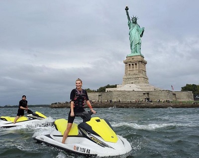 Lindsay Hubbard: Age, Height, Boyfriend, Net worth, Family, Biography & More 26 Lindsay Hubbard while riding Jetski