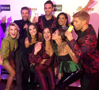 Lindsay Hubbard: Age, Height, Boyfriend, Net worth, Family, Biography & More 2 Lindsay Hubbard with the star cast of Summer House