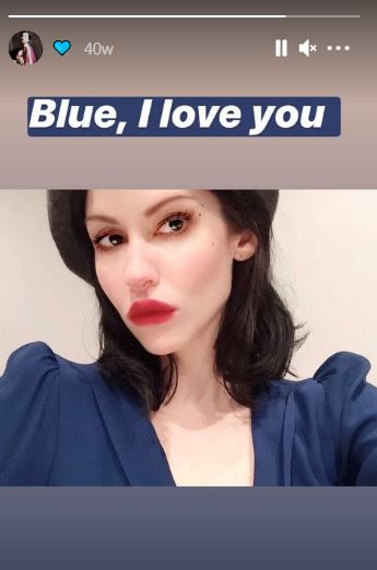 Lindsay Usich Wiki, Age, Husband, Net worth, Height, Biography & More 18 Lindsay Usich's favorite color