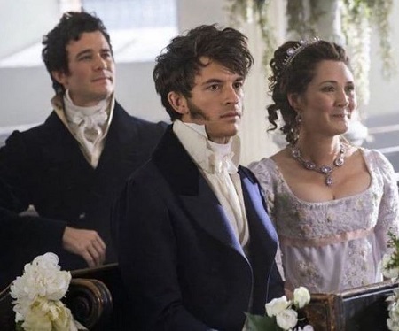 Luke Thompson (Actor) Wiki, Height, Age, Girlfriend, Family, Biography & More 2 Luke Thompson as Benedict Bridgerton in Netflix series Bridgerton