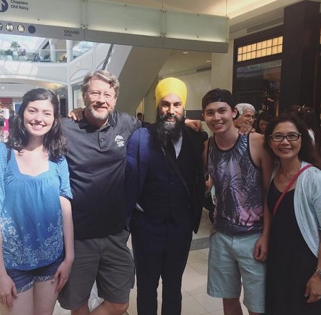 Mason Temple (Actor) Wiki, Age, Height, Girlfriend, Family, Biography & More 10 Mason Temple with Canadian Parliament member Jagmeet Singh