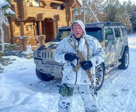 Maxim Novoselov is also called by the name 'Mad Max'.