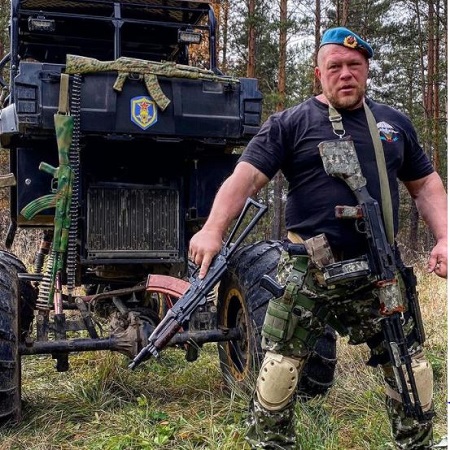 Maxim Novoselov stands tall at 6 feet.