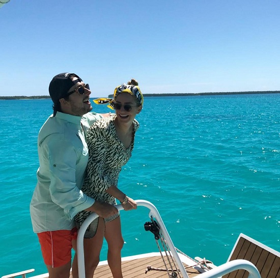 Michael Herd: Wiki, Age, Wife, Family, Net worth, Biography & More 13 Michael Herd and Whitney Wolfe went swimming with the sharks at the private island of Tetiaroa