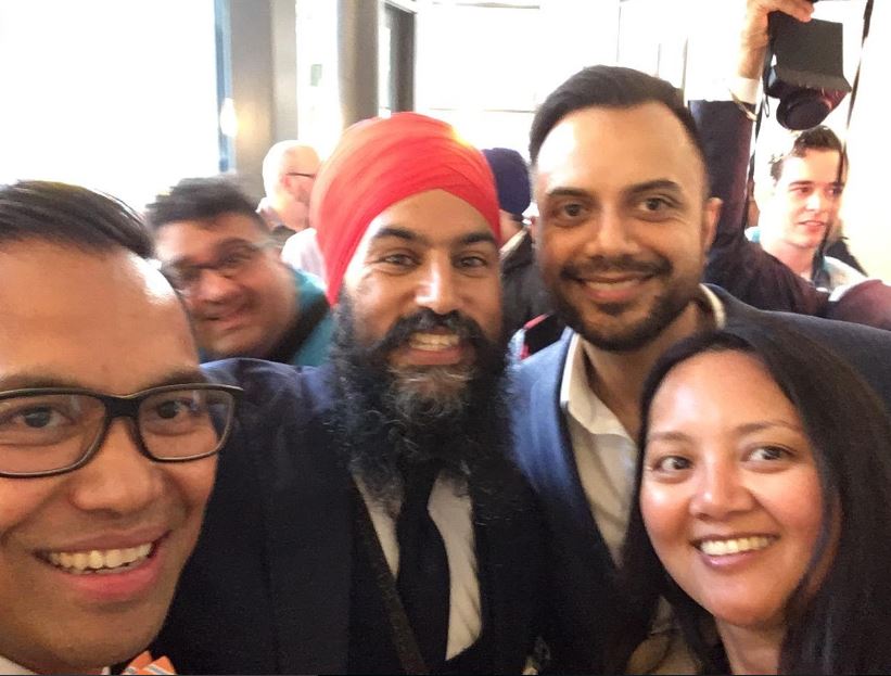 Mo Dhaliwal Wiki, Age, Wife, Net worth, Height, Family, Biography & More 5 Mo Dhaliwal enjoying party with Jagmeet Singh and friends