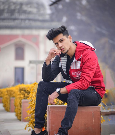 Mohak Narang: Age, Height, Girlfriend, Net worth, Family, Biography & More 4 Mohak Narang Physical Appearance