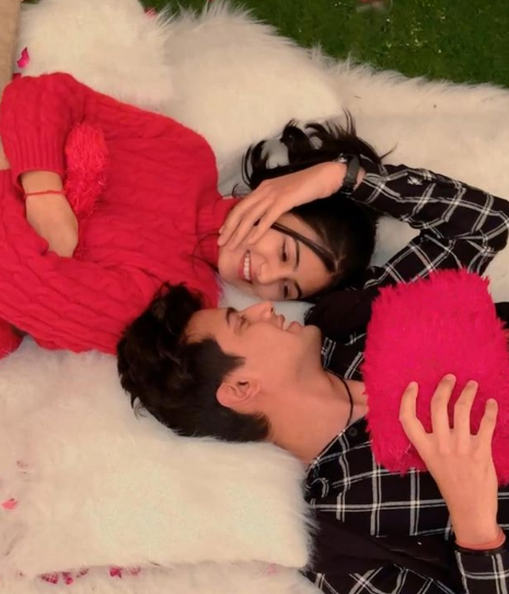 Mohak Narang: Age, Height, Girlfriend, Net worth, Family, Biography & More 7 Mohak nARANG RELATIONSHIP