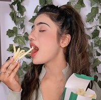 Muskan Sharma Wiki, Height, Age, Boyfriend, Family, Biography & More 22 Muskan Sharma likes french fries