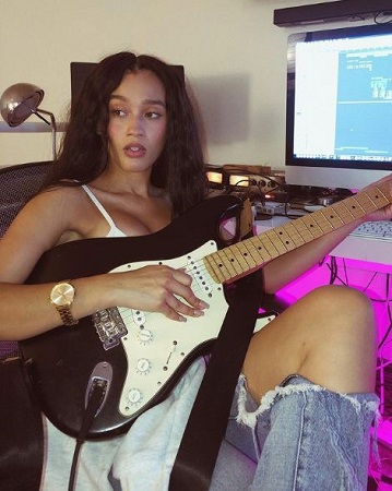 Nezza: Age, Height, Boyfriend, Net worth, Biography, Family & Wiki 17 Nezza's favorite instrument