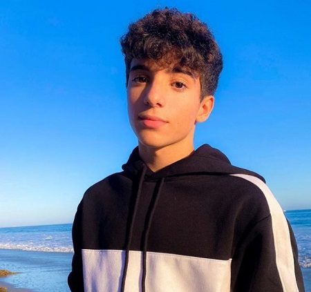 Nick Bencivengo Wiki, Height, Age, Girlfriend, Family, Biography & More 13 Nick Bencivengo loves beaches and loves visiting them.