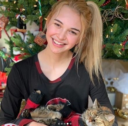 Nikki Roumel Wiki, Height, Age, Boyfriend, Family, Biography & More 12 Nikki Roumel wiki
