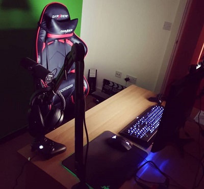 Pickapixel Age, Height, Girlfriend, Net worth, Family, Biography & More 7 Pickapixel gaming set up