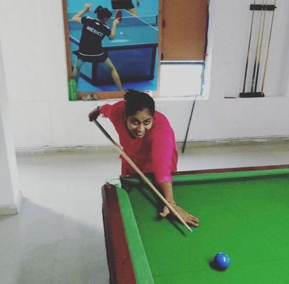 Poonam Pandit (Shooter) Wiki, Age, Caste, Family, Career, Biography & More 15 Poonam Pandit Playing Snooker