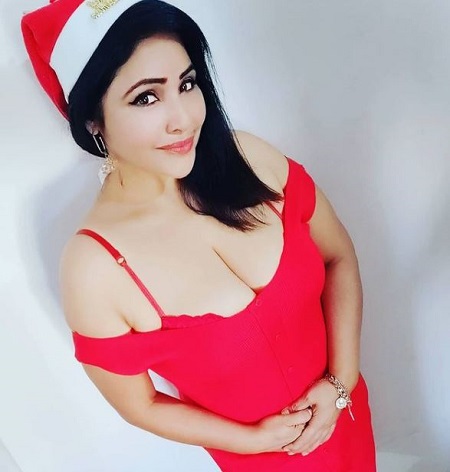 Rajsi Verma: Wiki, Age, Husband, Height, Caste, Movies, Biography & More 10 Rajsi Verma keeps treating her fans with her beautiful photos.