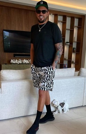 Raphy Pina Wiki, Age, Wife, Net worth, Height, Family, Biography & More 6 Raphy Pina height