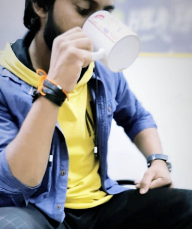 RJ Raghav: Wiki, Age, Girlfriend, Height, Caste, Family, Biography & More 25 Rj Raghav Coffee lover