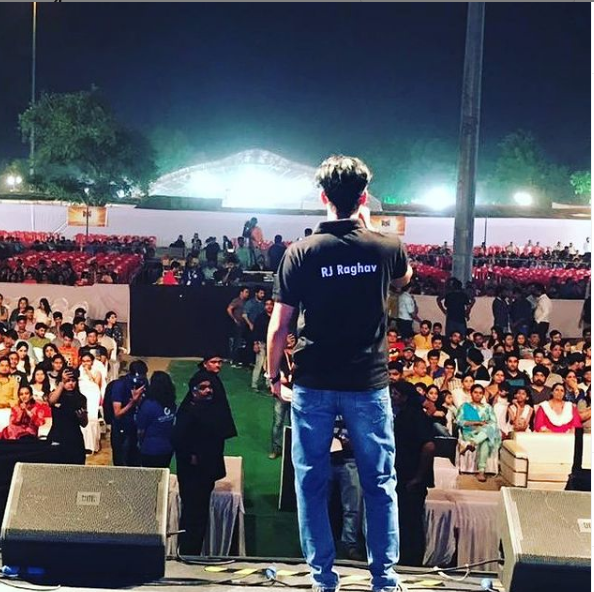 RJ Raghav: Wiki, Age, Girlfriend, Height, Caste, Family, Biography & More 14 Rj Raghav hosting an event