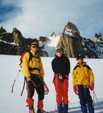 Ross Naess: Wiki, Age, Wife, Net worth, Height, Family, Biography & More 3 Ross Naess's old photo with his dad and brother