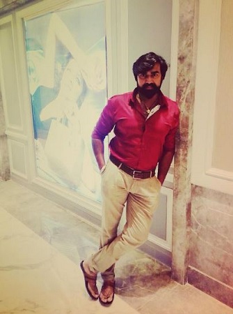 Sandeep Nahar Wiki, Age, Wife, Net worth, Caste, Family, Biography & More 8 Sandeep Nahar height