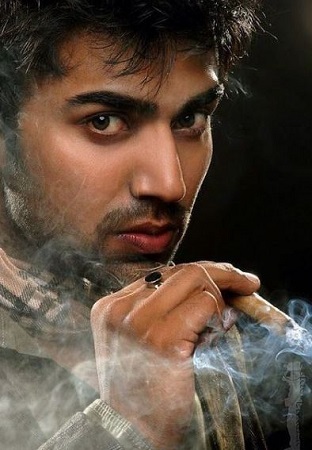 Sandeep Nahar Wiki, Age, Wife, Net worth, Caste, Family, Biography & More 27 Sandeep Nahar loved smoking