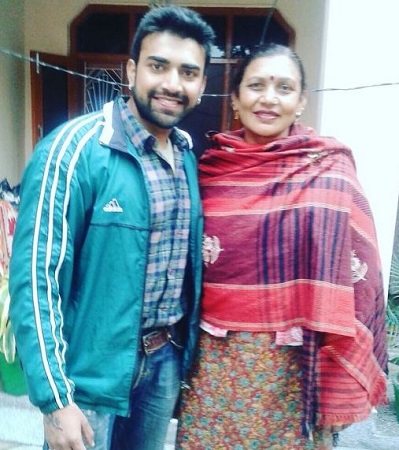 Sandeep Nahar Wiki, Age, Wife, Net worth, Caste, Family, Biography & More 11 Sandeep Nahar old photo with his mother Sushama Rani