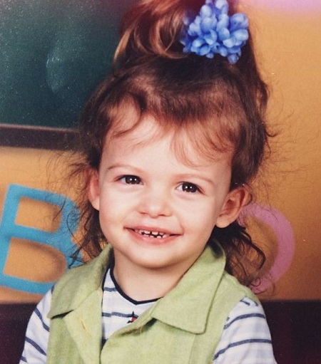 Sara Waisglass Wiki, Height, Age, Boyfriend, Family, Biography & More 6 Sara Waisglass as a toddler