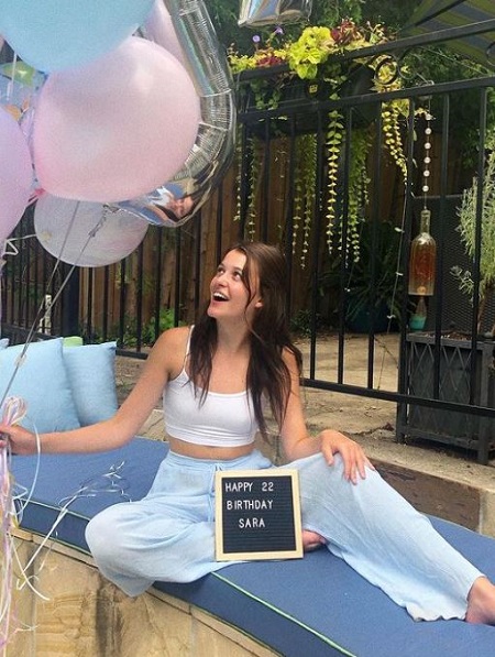 Sara Waisglass Wiki, Height, Age, Boyfriend, Family, Biography & More 20 Sara Waisglass celebrating her 22nd birthday on July 3rd in 2020
