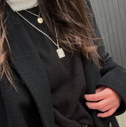 Sara Waisglass Wiki, Height, Age, Boyfriend, Family, Biography & More 29 Sara Waisglass is fond of necklace