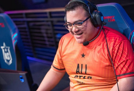 Scarra (Twitch Star) Age, Height, Net worth, Wife, Biography & More 2 Scarra plays at the 'All Star'
