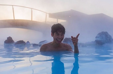 Sean Lew Age, Height, Net Worth, Girlfriend, Biography, Family & More 10 Sean Lew was featured in Justin Beiber’s video “That’s what love is”.
