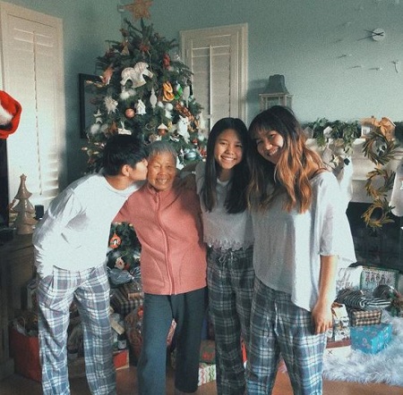 Sean Lew Age, Height, Net Worth, Girlfriend, Biography, Family & More 7 Sean Lew with sisters Sarah, Serris and their grandma.