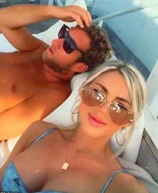 Shannon St. Clair Wiki, Height, Age, Boyfriend, Family, Biography & More 11 Shannon St. Clair and Dave Portnoy spotted together at Miami beach