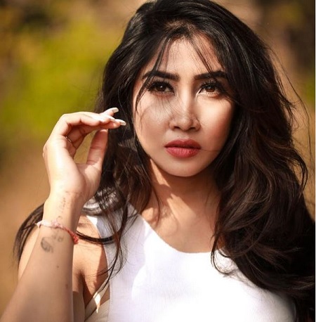 Sofia Ansari Wiki, Age, Height, Boyfriend, Net worth, Family, Biography & More 5 Sofia Ansari completed her education from Gujarat.