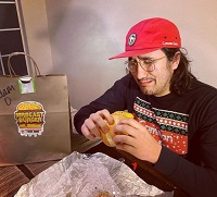 SomeThingElseYT (Adam Ortiz) Wiki, Height, Age, Girlfriend, Family, Biography & More 14 SomeThingElseyt love to eat burger