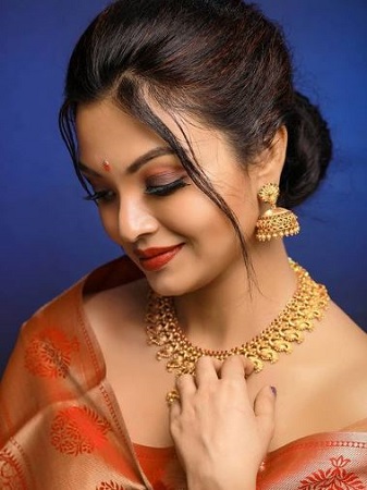 Soorya Menon Wiki, Height, Age, Husband, Caste, Family, Biography & More 2 Soorya Menon biography
