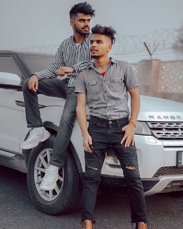 Sukh Lotey Wiki, Age, Height, Girlfriend, Family, Biography & More 11 Sukh Lotey with famous producer Goldy Kehal